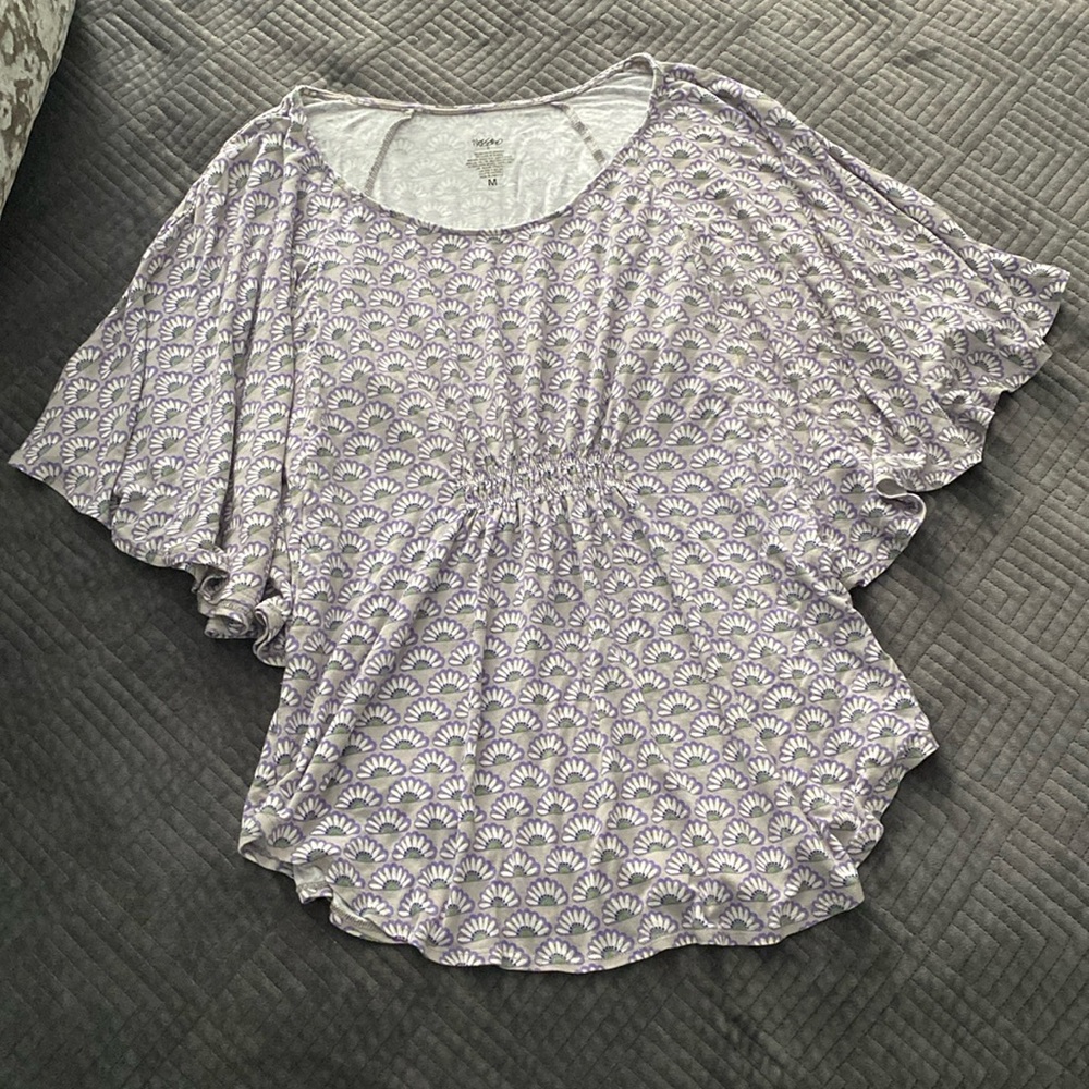 Mossimo Daisy flower Angel wing top, size M